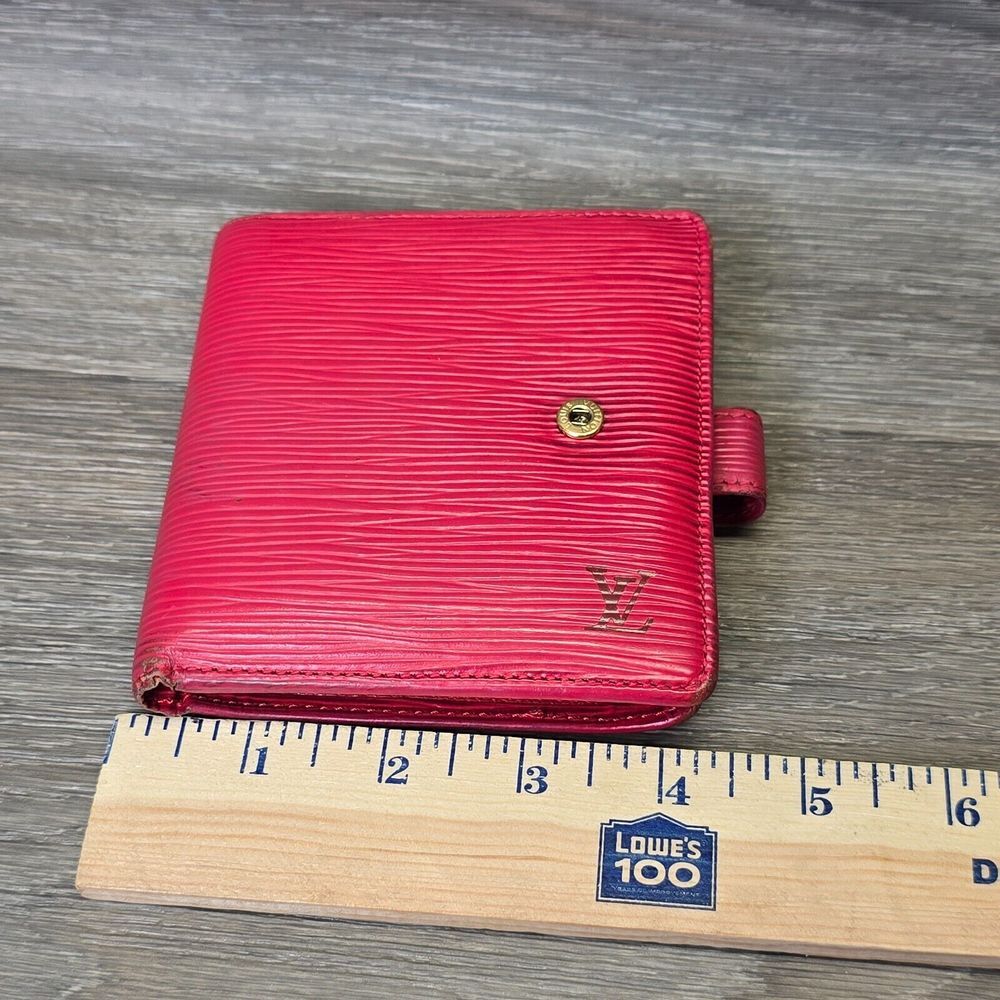 Louis Vuitton Red Leather‎ Epi Leather Bi Fold Wallet Womens - Picture 13 of 16